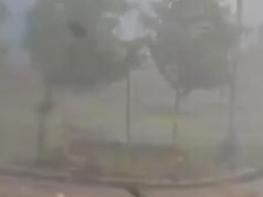 അര്ണബ് ചുഴലിക്കാറ്റ് കര തൊട്ടു; ആന്ധ്രയിലും ഒഡീഷയിലും കനത്ത മഴ, നാശനഷ്ടങ്ങള്, വിമാന സര്വീസുകള് റദ്ദാക്കി