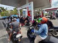Bali fuel shortage a warning to Australians as tourists left stranded in petrol station chaos