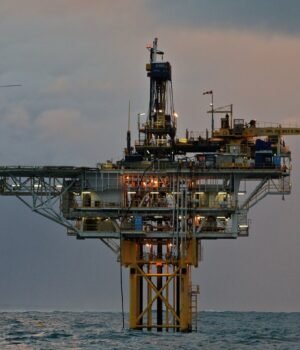 cliff%20head%20alpha%20offshore%20platform%20heli%201153%20%282%29.jpg