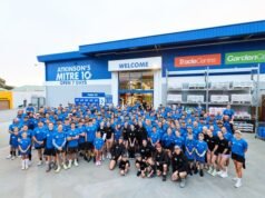 Nedd Brockmann leads Perth’s tradies in morning 4:01 Club run at Hillarys to promote mental wellbeing