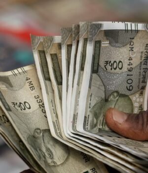 dollar_rupee_1775710265065_1775710268379_1792422927017_sfI9_08e157ad-85ca-4d17-853a-13d49f16a0a9_lX4f.jpg
