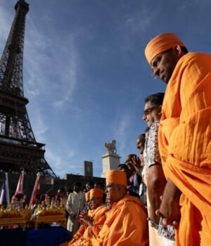 eiffel-tower--hindu-group-072313623-16x9.png