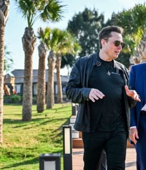 elon-musk-donald-trump-222036798-16x9.jpg