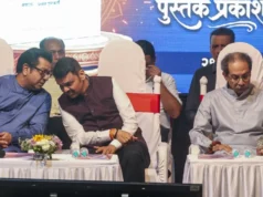 “बाकी सब लेफ्ट में चले गए, इसलिए मैं राइट में आ गया”, राज और उद्धव ठाकरे के साथ मंच शेयर कर CM फडणवीस ने ली चुटकी