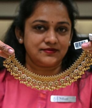 gold-price-today_1791527352074_LB4M_1791527352640_wdx0_278f3ad9-f811-4316-93e7-b7c6326f5112_iQnJ.jpg