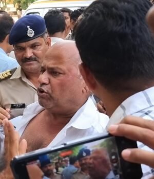 gwalior-college-dean-slapped-after-cms-visit--attacker-thrashed-on-road-213957850-16x9_0.jpg