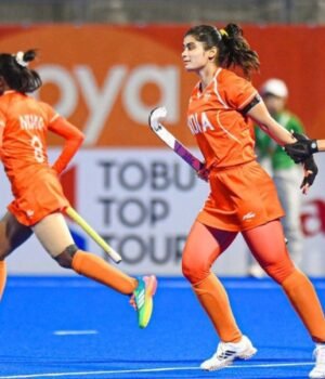 indian_women_hockey_team_1790932447528_zdPe_1790932473542_bPRR_5d2ff7d5-88fd-449f-8134-92014e950dc3_fA8X.jpeg