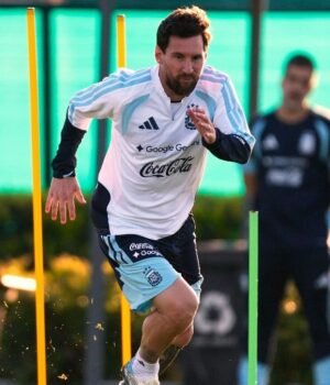 lionel-messi-060133742-16x9_0.jpg