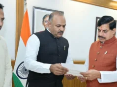 सऊद ी अरब मे ं कितन े भारतीय यात्र ी फंस े हुए हैं? वापस ी क े लिए CM मोहन यादव स े मिल े वक्फ बोर्ड क े अध्यक्ष