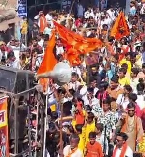 police--domariyaganj-mp-jagdambika-pal-and-mla-vinay-verma-were-present-during-the-procession-in-sh-205748274-16x9_0.png