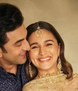 ranbir_kapoor_alia_bhatt_1734190534155_1792663746165_FkZf_55107001-49a8-42f5-b1b3-5f1946c9b9ff_t3sY.jpg