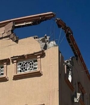 saudi-arabia-missile-debris-building-damage-780x470.jpg