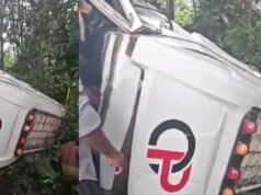 കോഴിക്കോട് ട്രാവലർ മറിഞ്ഞ് അപകടം