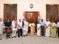 ഇന്ത്യ സഖ്യ നേതാക്കള് നിവേദനം നല്കി; പരിശോധിക്കാമെന്ന് രാഷ്ട്രപതിയുടെ ഉറപ്പ്
