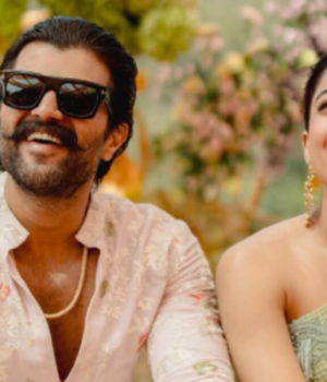 vijay_rashmika_22_10_1792630212676_aCdp_1792630216549_ur1Z_3880370b-7c98-47b9-bcba-6129f7332861_2IoJ.png